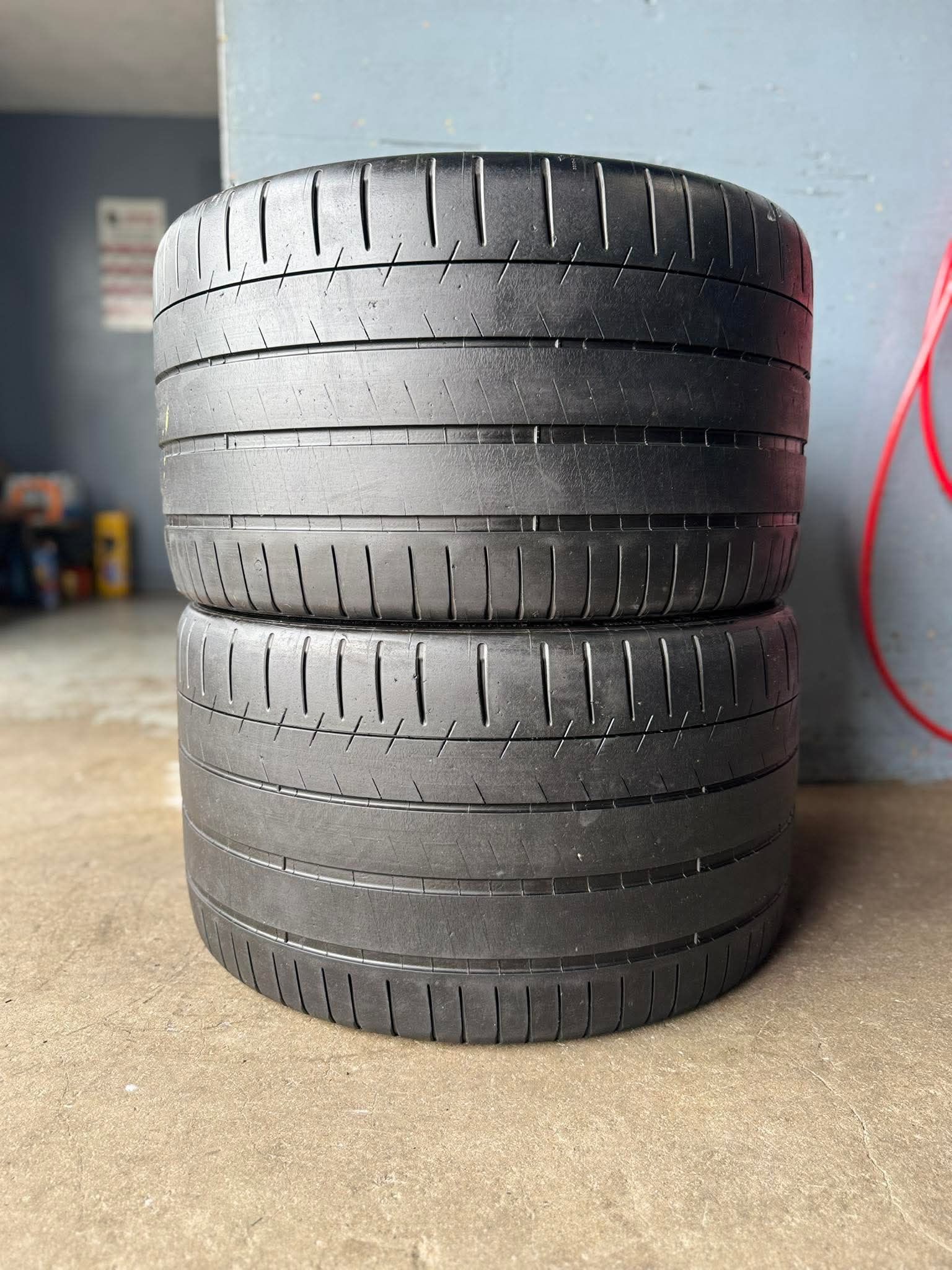 335/25/20. Michelín