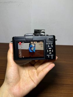 Leica Dlux5 CCD retro camera model, all photos are taken directly.
