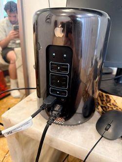Mac Pro 2019 FOR PARTS  ONLY