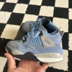 Air Jordan Retro 4 Unc
