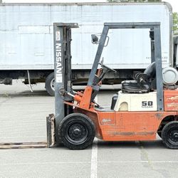 Forklift Nissan LPG 5,000 lb Capacity 