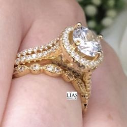New 18k Yellow Gold Wedding Ring Set 