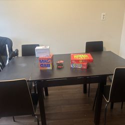 Extendable Table 4-6 With 6 Chairs