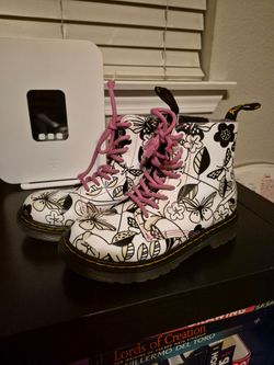 Kids Dr. Martens Boots (glow in the dark)