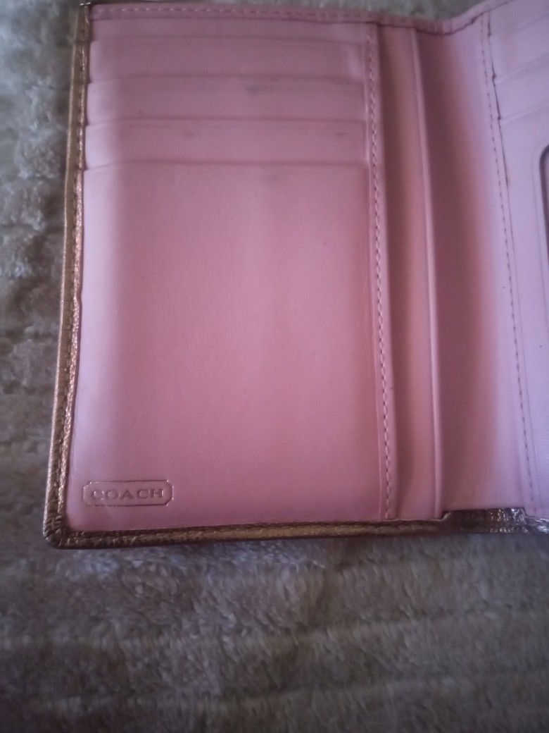 Selling This Coach Wallet 
