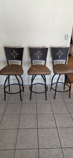 3 bar stools