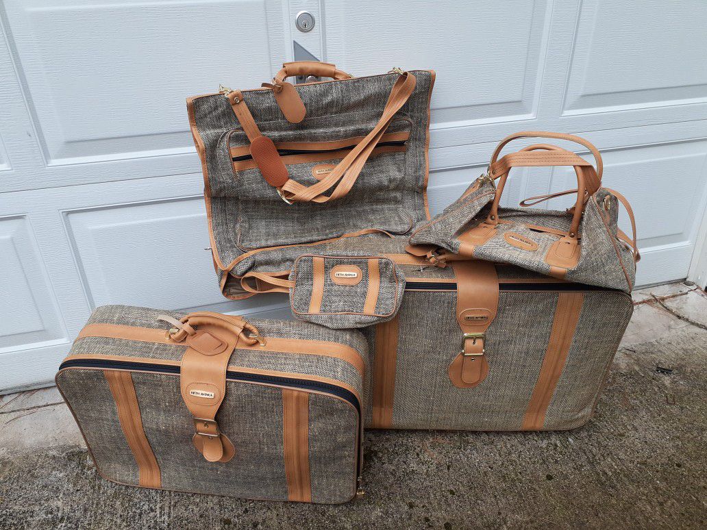 Fifth Avenue luggage set