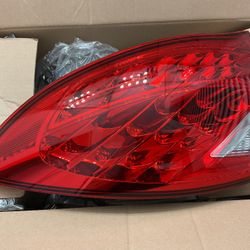 OEM Porsche Cayenne 958 Right Rear Tail Light Outer Lamp (contact info removed)4