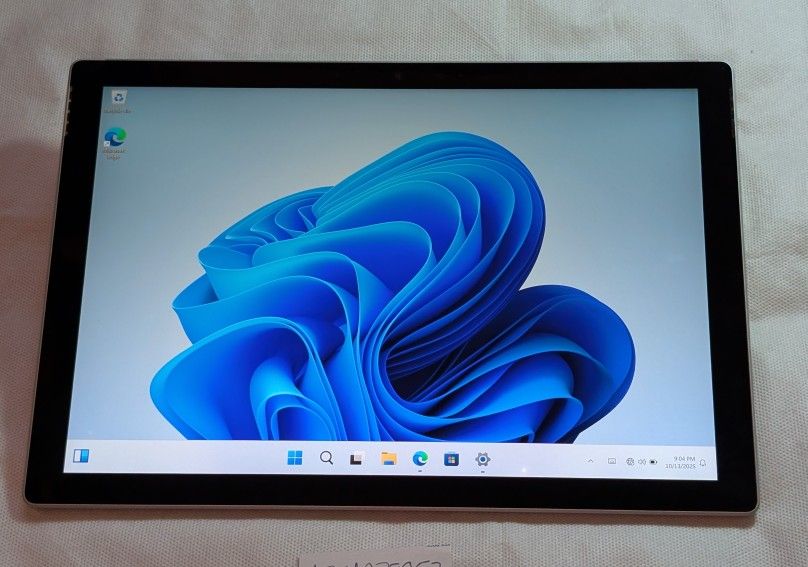 Nice MICROSOFT SURFACE PRO 7 WINDOWS 11 PRO TABLET i5 Processor 8GB RAM 