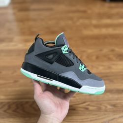 Nike Air Jordan Retro 4 Green Glow Size 6.5Y