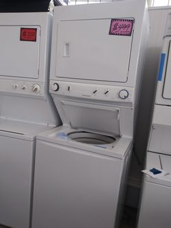 FRIGIDAIRE 27 in stackable washer/dryer working perfectly with 4 months warranty