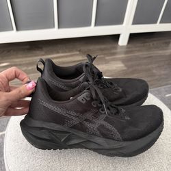 ASICS Women's NOVABLAST 5