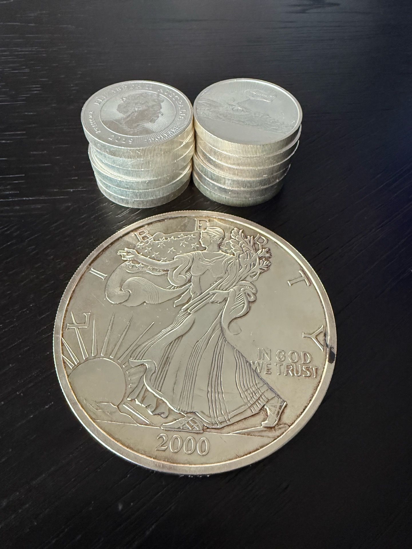 30.6 ounce Silver ๐ฅ Under Melt ๐ฅ Under $77 oz 12 x 2 ounce coins 1 6.6 ounce half Troy ounce coin. $2280 plus shipping