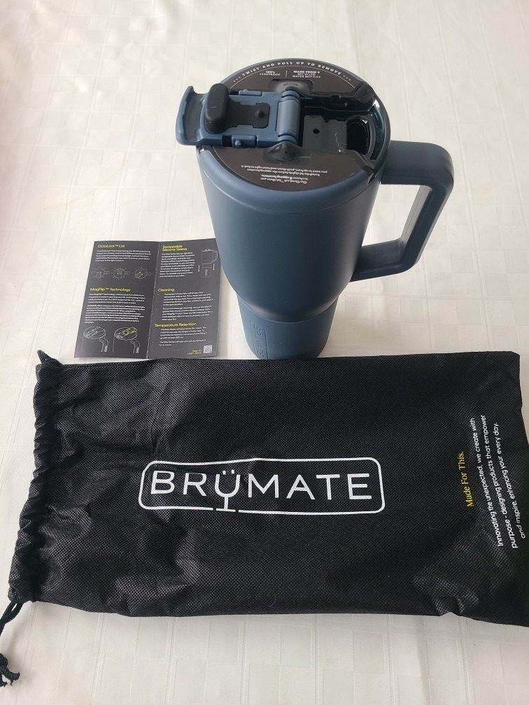 New Muv 35 oz Leakproof Mug, OctaLock Lid, Swappable Silicone Sleeve, MagFlip Technology