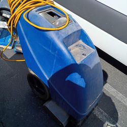 POWR FLITE Prowler Self-Contained Carpet Extractor 9 Gallon