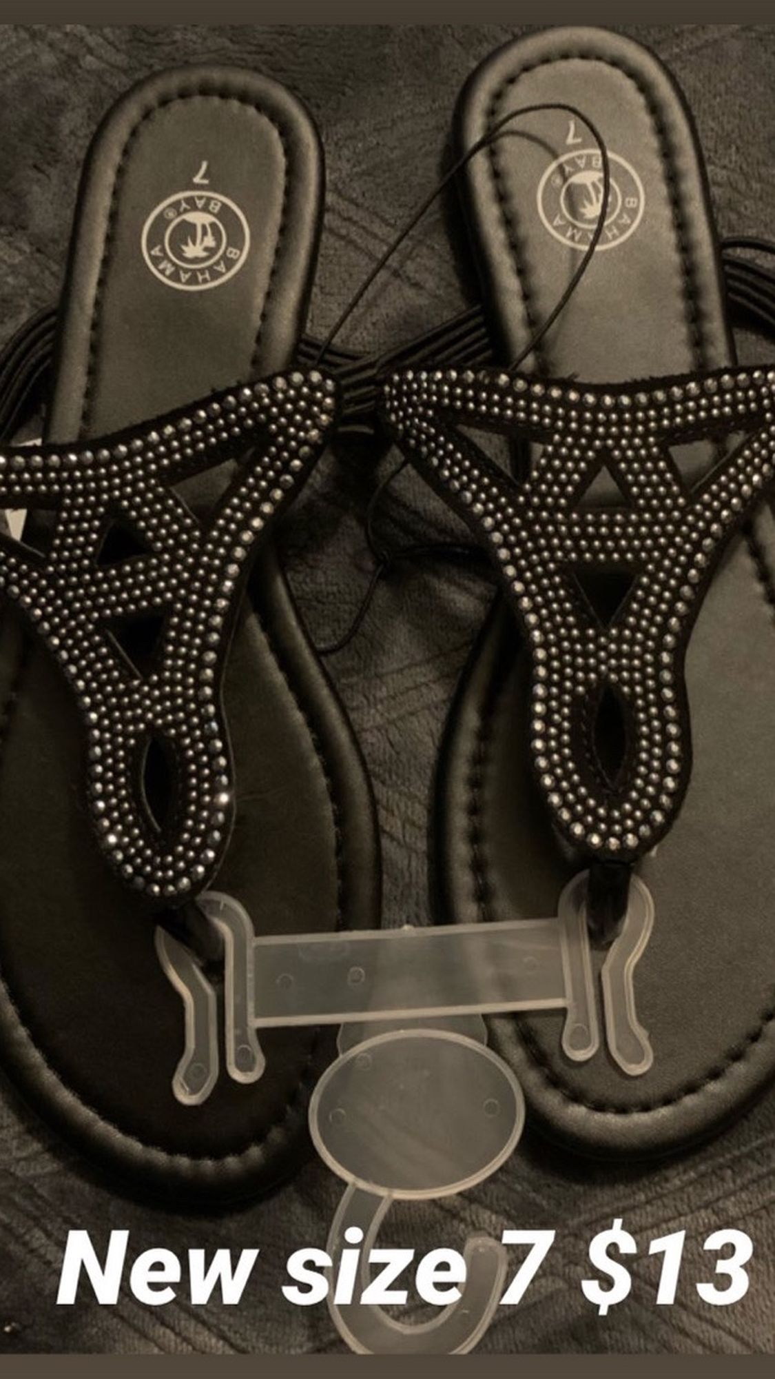 New Woman’s Sandals Size 7