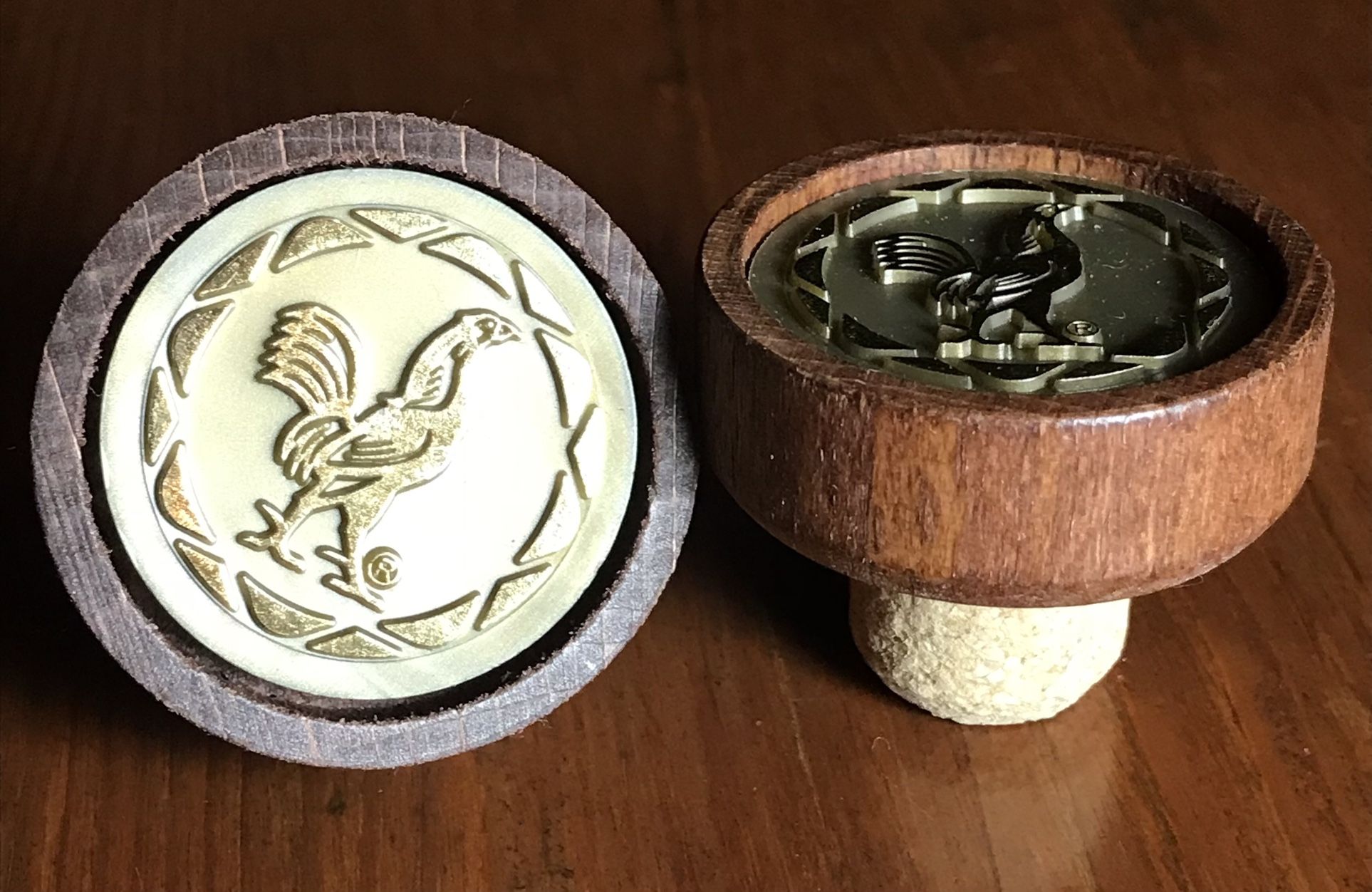 Wood Cap Corks With Golden Rooster