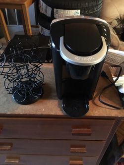 Keurig coffee maker and k cup holder