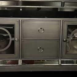 Media Console Glam & Stylish – $250 or best offer