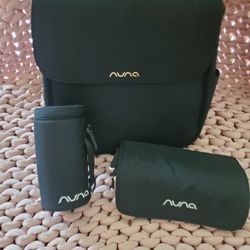 Nuna Diaper Bag / Backpackable Caviar NEW 