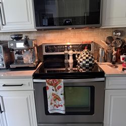 Stove & microwave duo