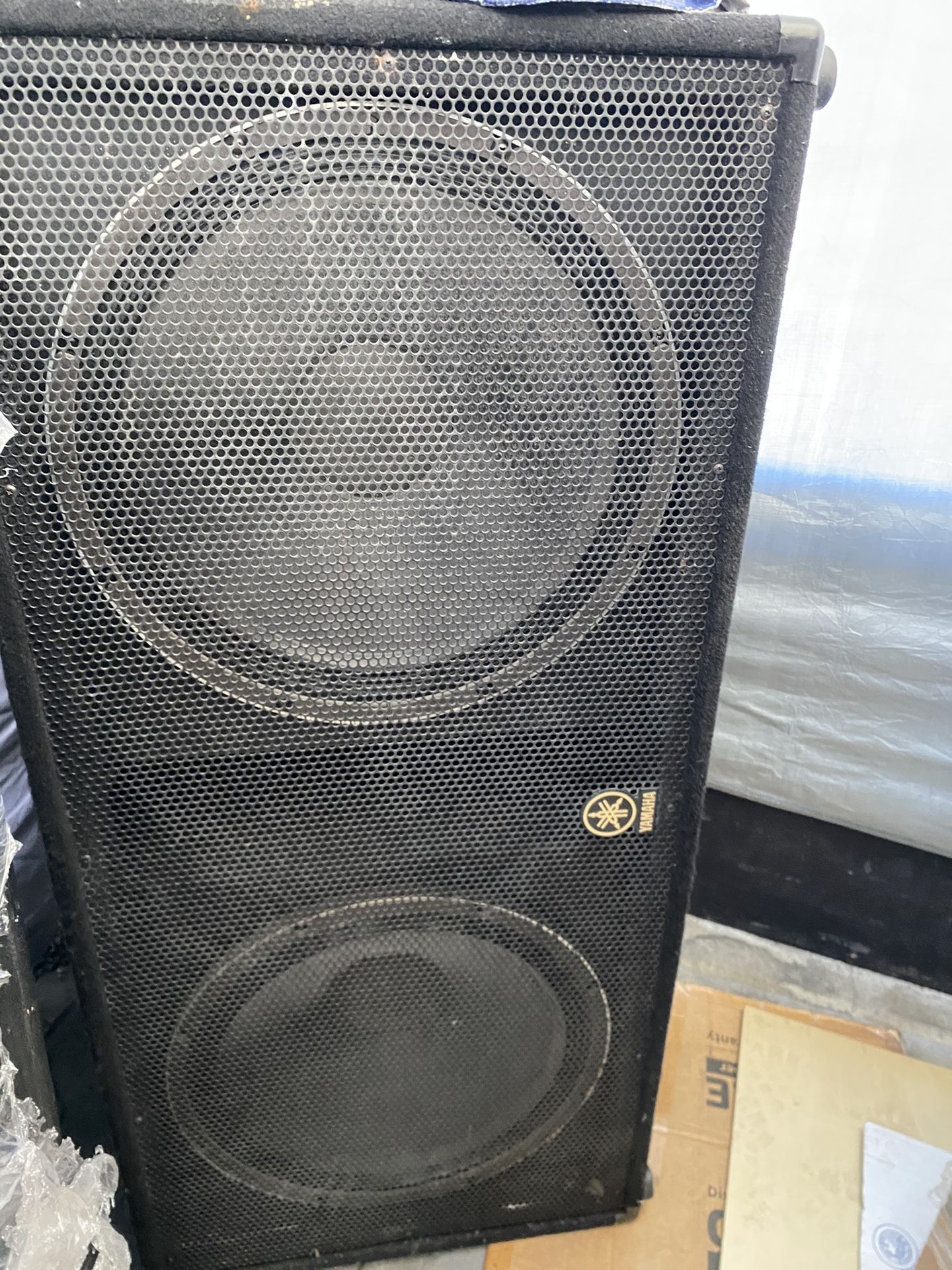 Yamaha SW218V dual 18-inch passive subwoofer.