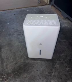 GE 22-Pint Dehumidifier – Works Great