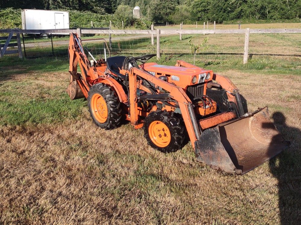 PENDING 1980 Kubota B6100 Front Loader Backhoe Tractor Plus...