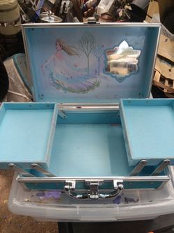 !! Girls  Makeup  Box Frozen