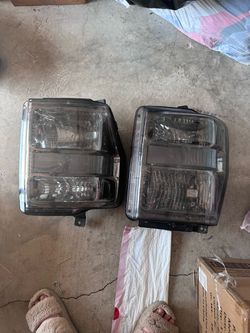 Headlights- 2008–2010 Ford Super Duty (F-250 / F-350 / F-450 / F-550)
