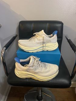 Hoka Clifton 10/ size 9.5D Men’s $100