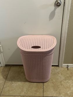 Pink hamper