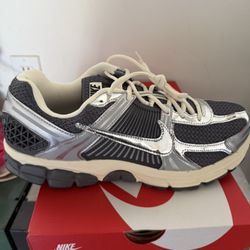 Nike Zoom Vomero 5 Men's Size 13