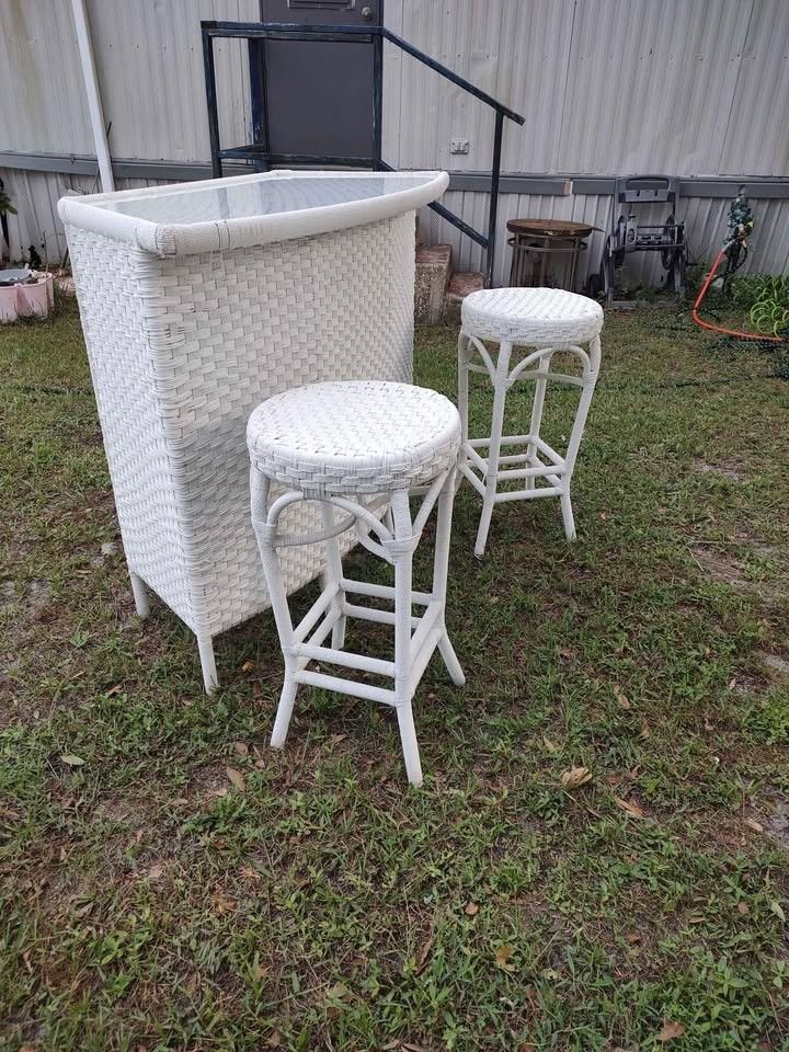 Durable Plastic Rattan Bar