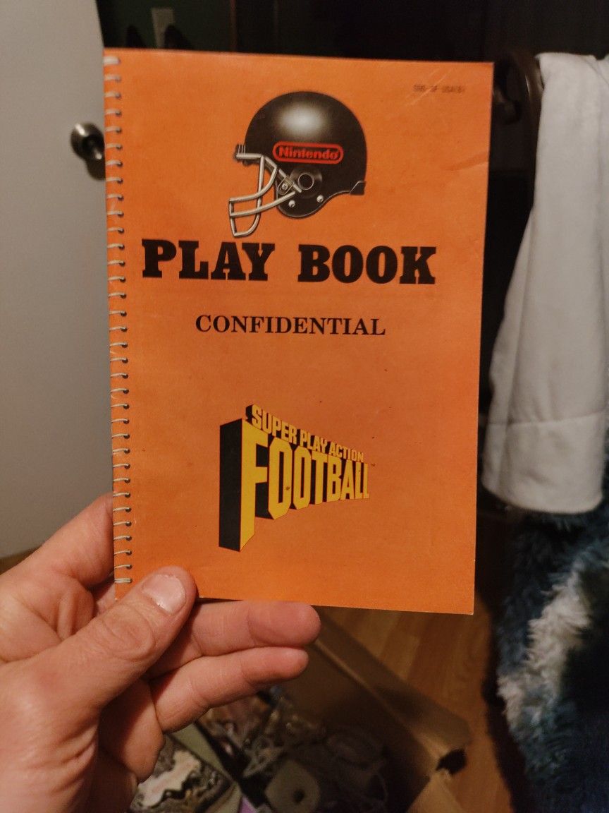 1992 Nintendo Super Play Action Football Play Book