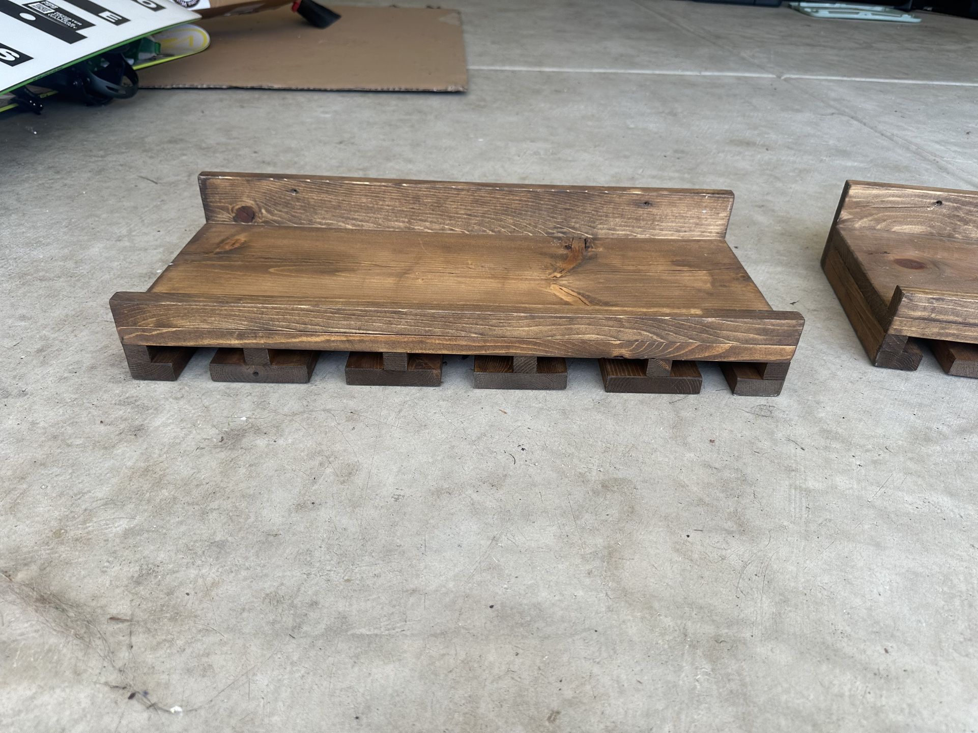 Floating shelves