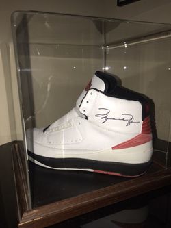 Michael Jordan signed sneaker , first season Nike sponsorship ! Left sneaker! Other one sold in Japan , on eBay for 20,000!