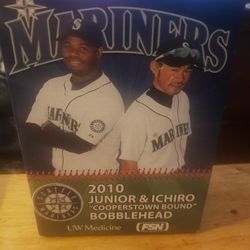 Seattle Mariners Lot. Ken Griffey Jr And Ichiro 2010 Cooperstown Bobblehead Plus More