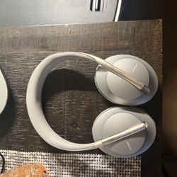 Bose 700 Headphones 