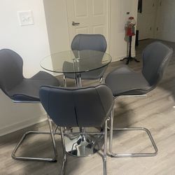 Kitchen Table and 4 Chairs