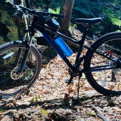 Mongoose Adult Switchback Comp Mountain bike