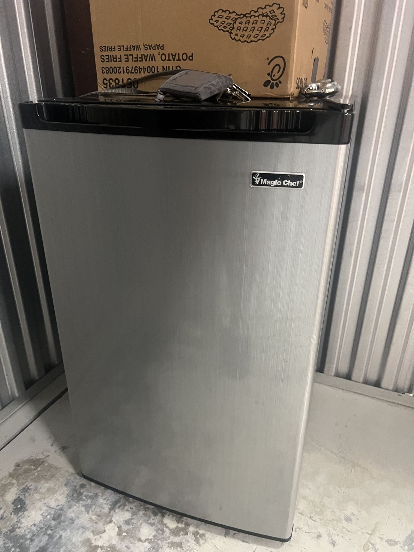 3.2 cu. ft. Refrigerator - Platninum Steel