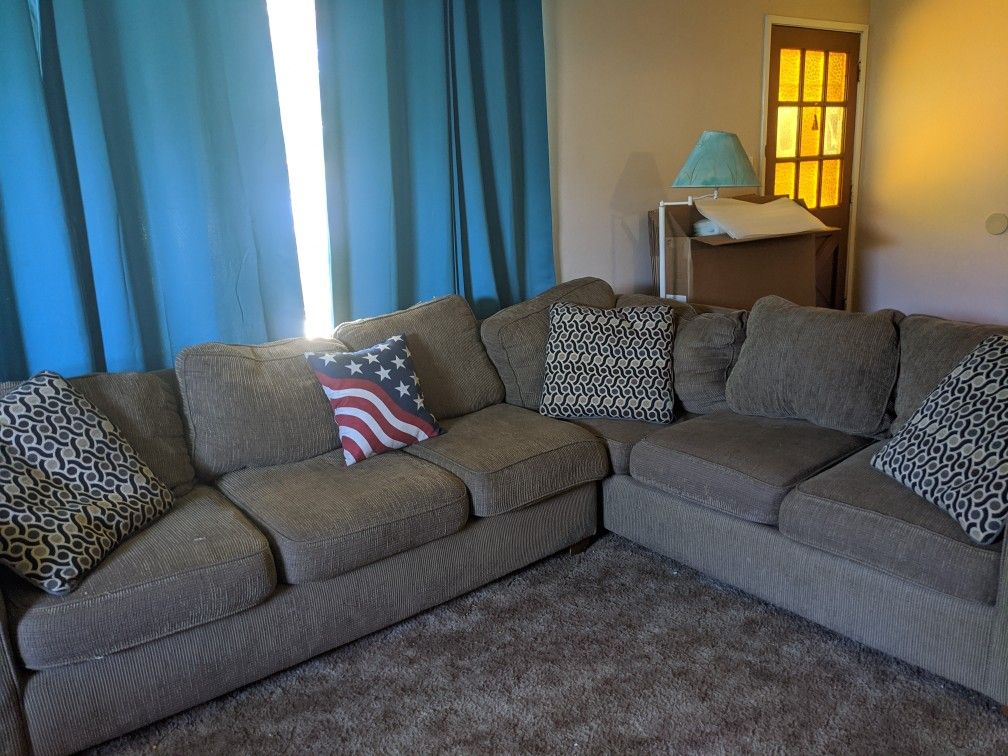 Couch sectional, Recliner, FREE for Sale in Modesto, CA OfferUp