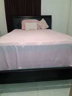 Bedroom set