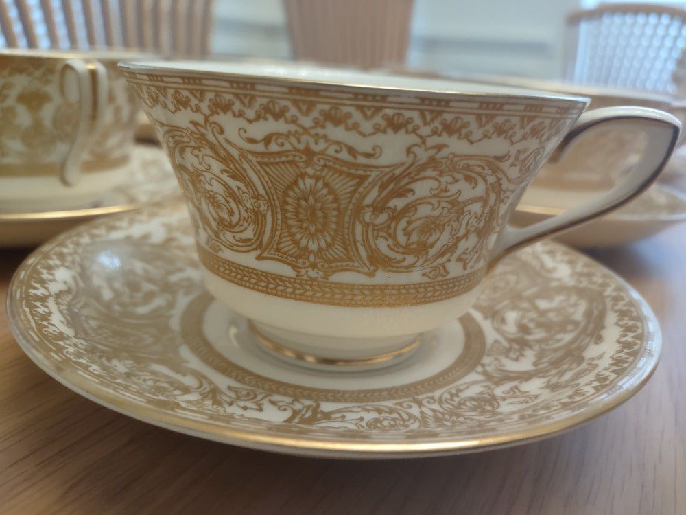 Fine English China Royal Worcester Royal Doulton Tea For 14 Plus 6 Plates 21 Pcs Total