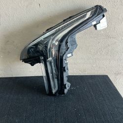 (283) 19-23 Cadillac Xt4 Left Headlight 2019 2020 2021 2022 2023