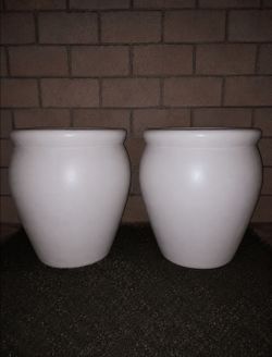 🪴 XXL Terracotta 100 gallon planters $275 each or sets of two for $500 FREE DELIVERY IN SD