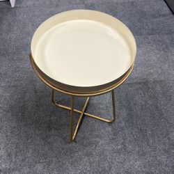 Side Table / Accent Table 