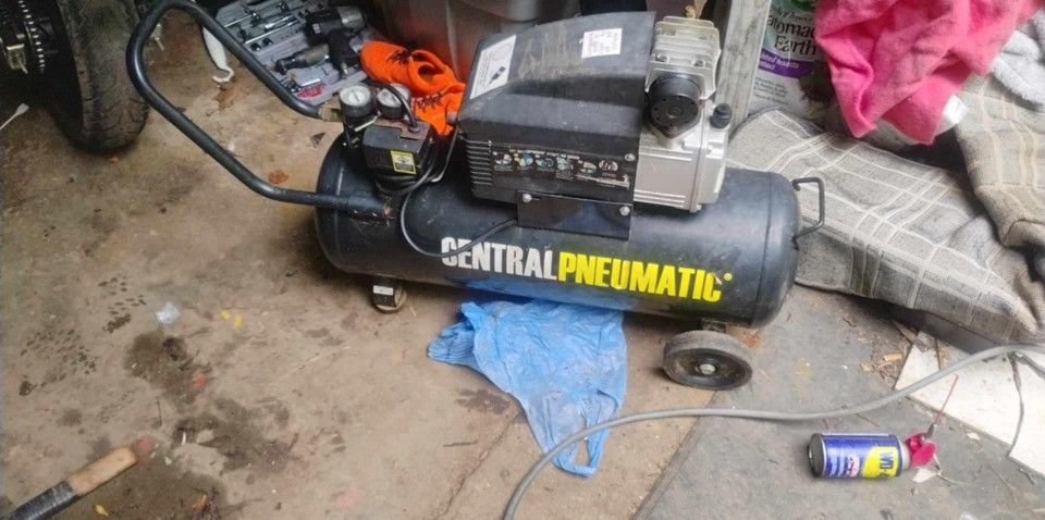 10 Gallon Air Compressor