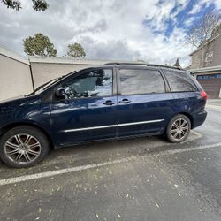 Toyota Sienna 2005